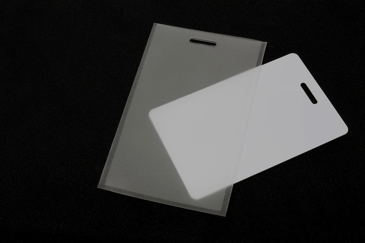 ID-CARD TRANSPARENT HOLDER/COVER/SKIN. CHEMICAL RESISTANT. MADE OF POLYURETHANE