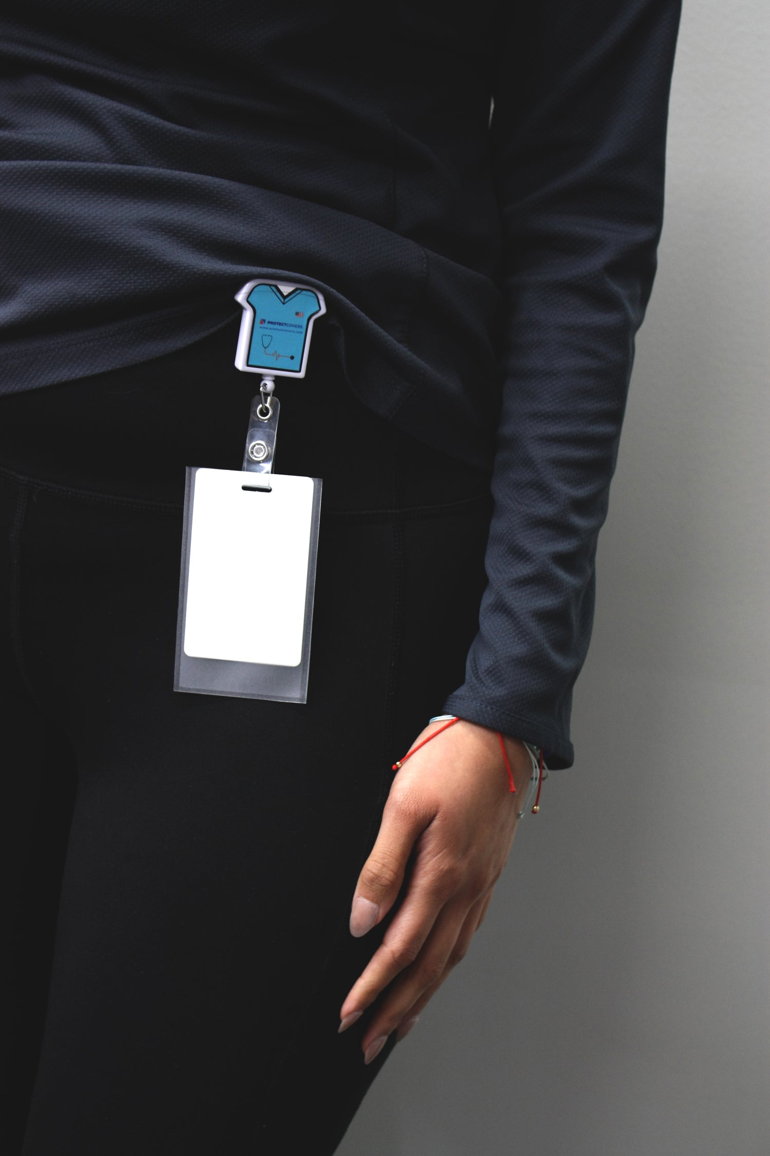 ID-CARD TRANSPARENT HOLDER/COVER/SKIN. CHEMICAL RESISTANT. MADE OF POLYURETHANE